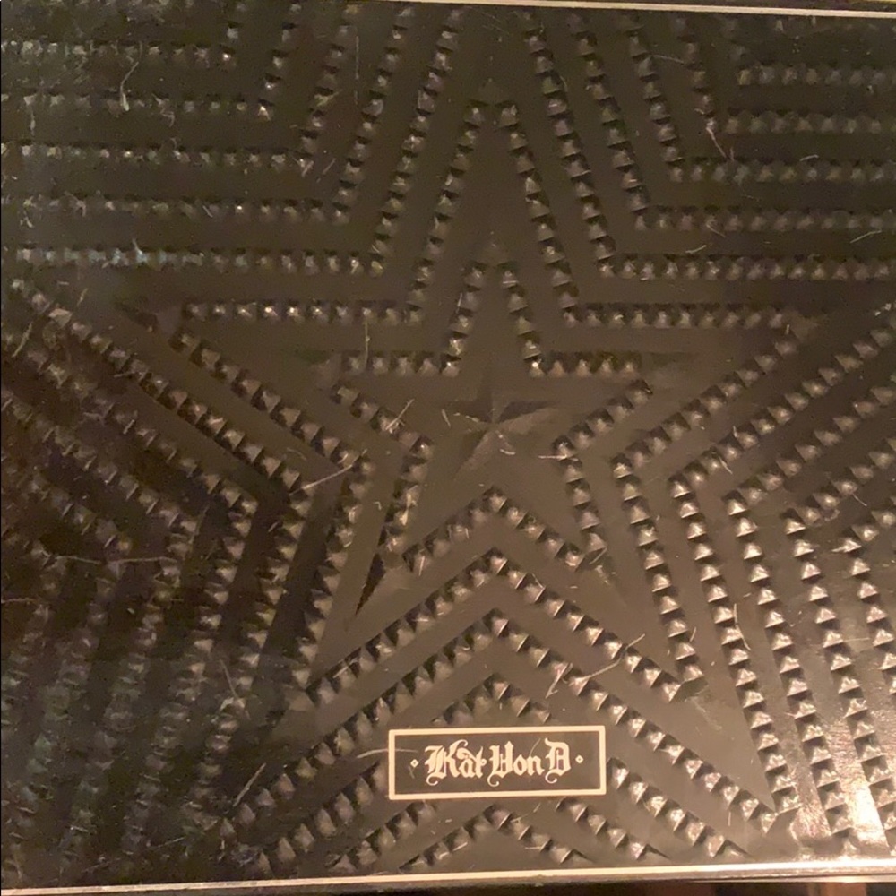 Kat Von D eyeshadow palette